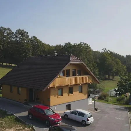 Snoopy House Apartman Žužemberk